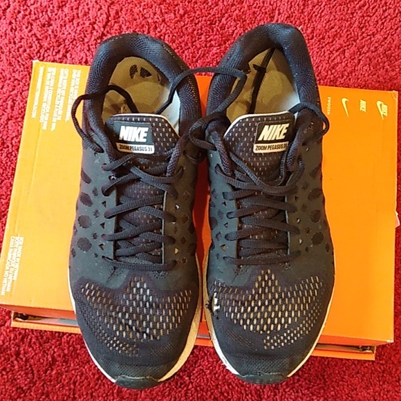 Nike Zoom Pegasus 31 Running Shoe Men's Sz 9.5 Black & White - Picture 2 of 12